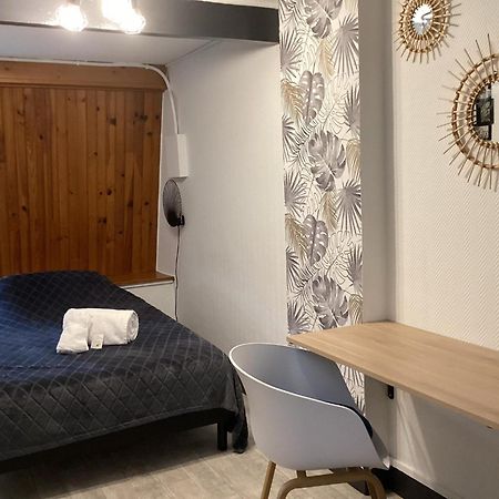 Auberge De La Voute Chooz Екстер'єр фото