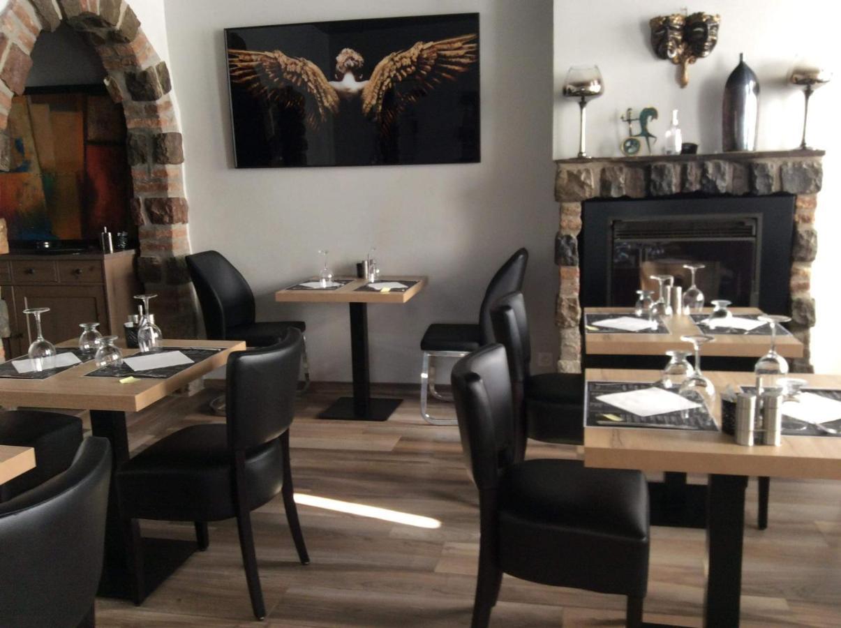 Auberge De La Voute Chooz Екстер'єр фото