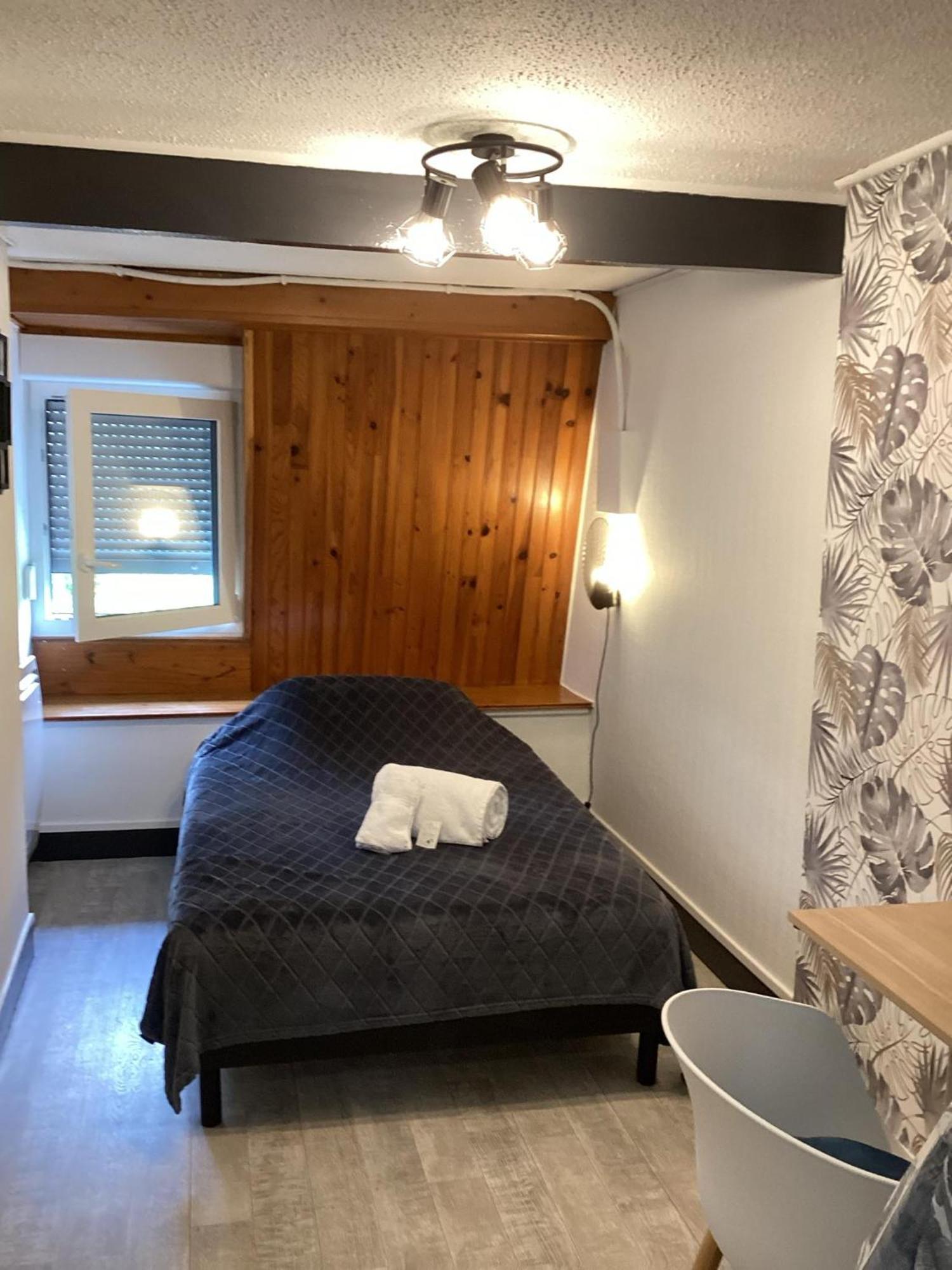 Auberge De La Voute Chooz Екстер'єр фото