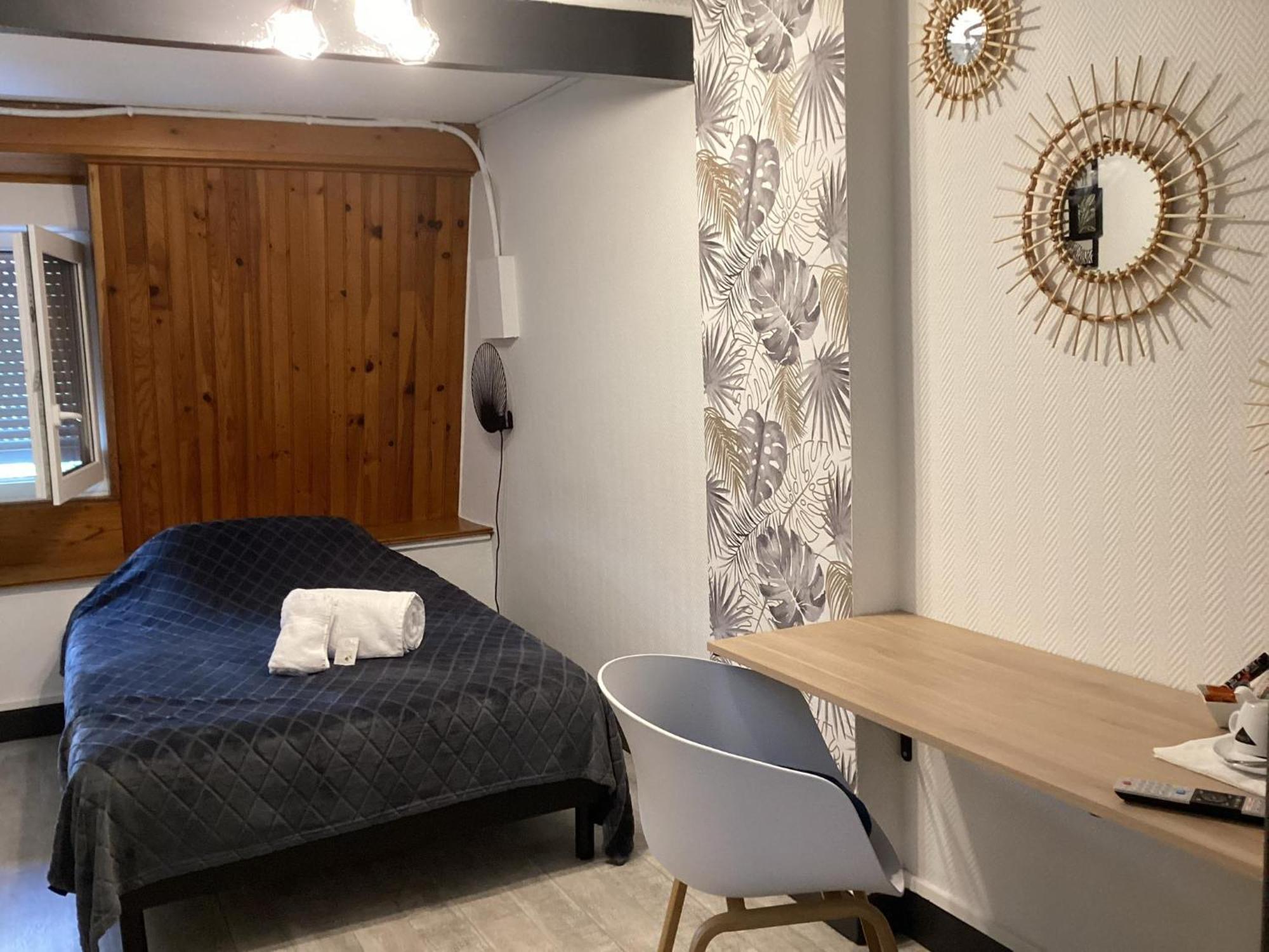 Auberge De La Voute Chooz Екстер'єр фото